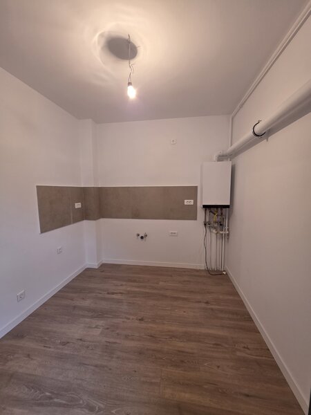 Nicolae Teclu, 5 minute metrou, complexul Estoria, parcare, boxa, centrala